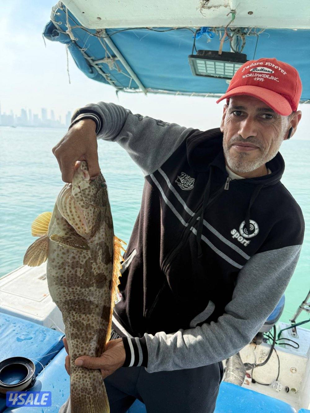 طراد إيجار رحلات بحرية ٣٢قدم15