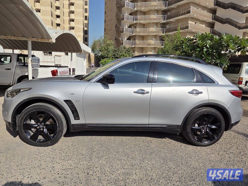 Infiniti QX70S 2015 - Great Condition5