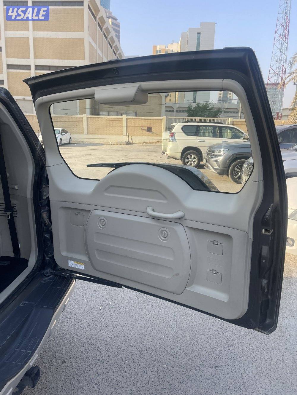 Pajero 2022 full options- باجيرو ٢٠٢٢ فل اوبشنز3