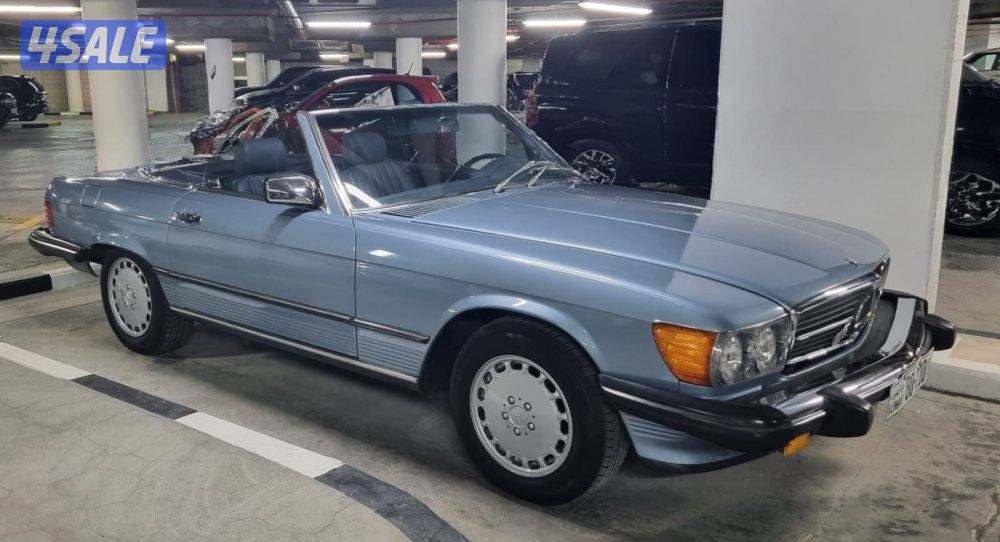 Rare Mercedes 560 SL0