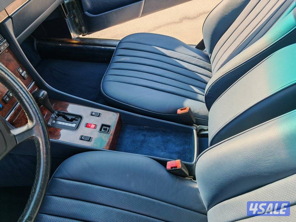 Rare Mercedes 560 SL8