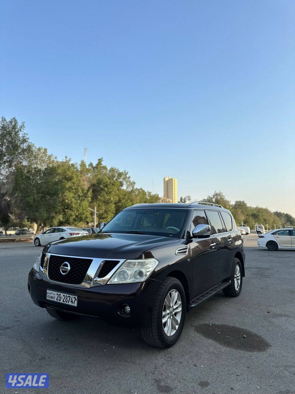 للبيع نيسان باترول  LE400 موديل 2012 عداد 299 شرط الفحص قير و ماكينه0