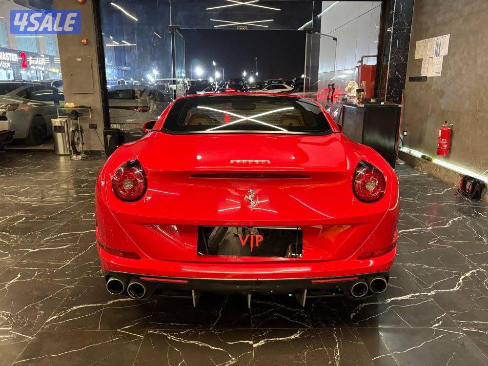 فيراري كاليفورنيا T6