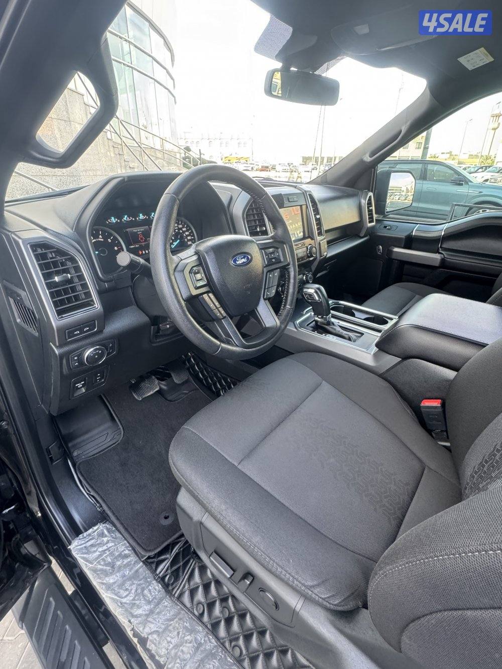 للبيع وانيت فورد F150 موديل 20206