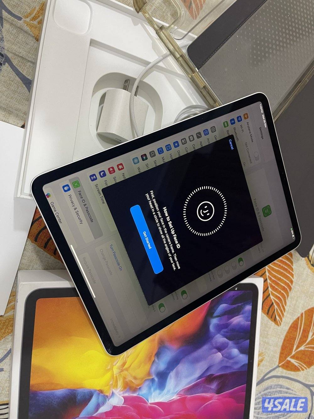 ايباد ابل برو11 انش 128 قيقا الجيل الثاني مع الاغراض الكرتون وبوك6
