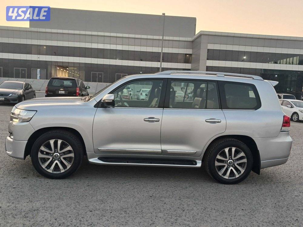 لاند كروزر VX.S  موديل 2017 صبغ الوكالة2