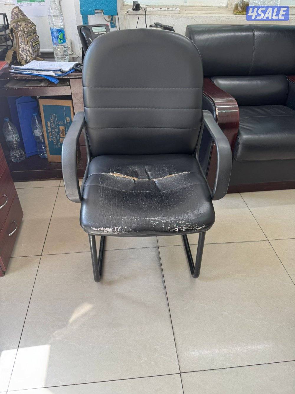 تصليح طاولات كراسي مكتب صالونات استرخاء جميع محافظات11