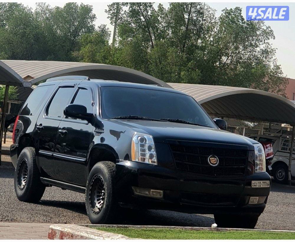 اسكاليد بلاتينيوم 2013  بحالة ممتازة0