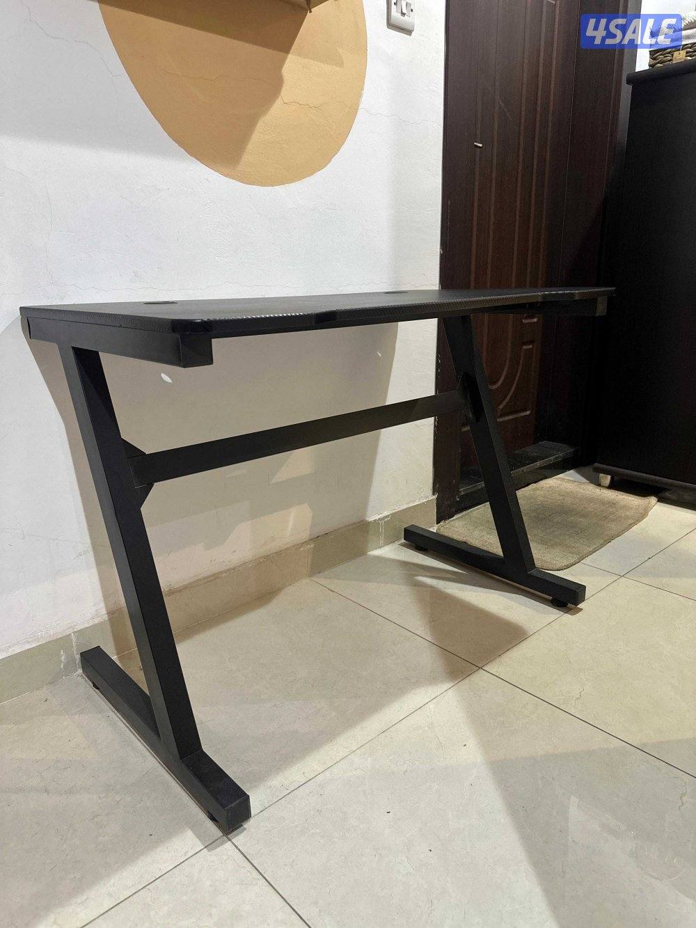 طاولة + كرسي1