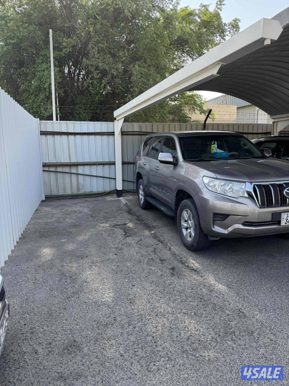 للبيع برادو TXL الساير ماشي 89 برونزي جلد 6 سلندر شرط الفحص صبغ الوكال1