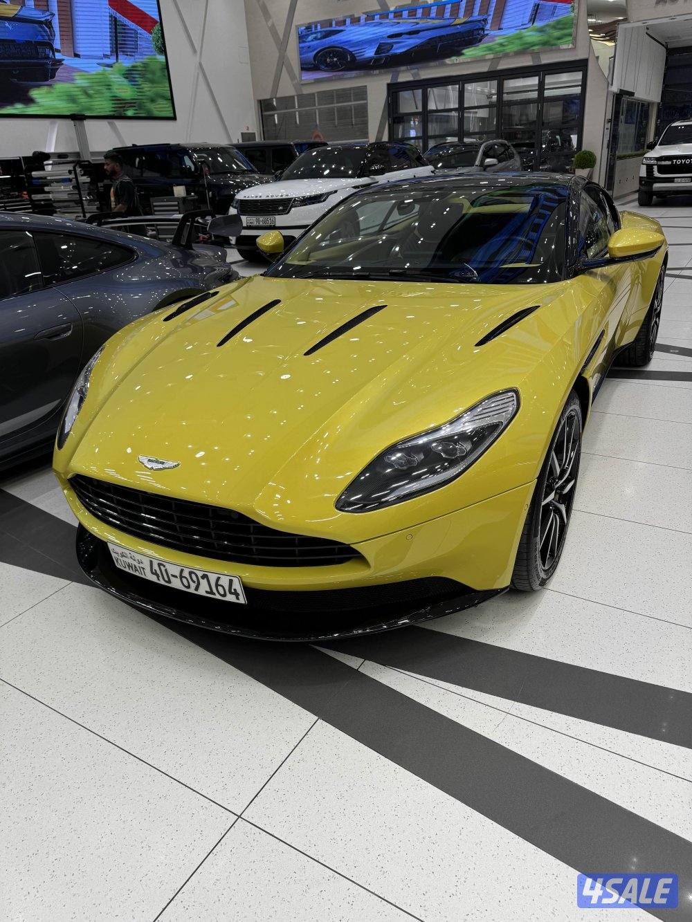 للبيع استون مارتن DP11 موديل 2017  ماشي 33 تحت الكفاله لغاية شهر 10/273