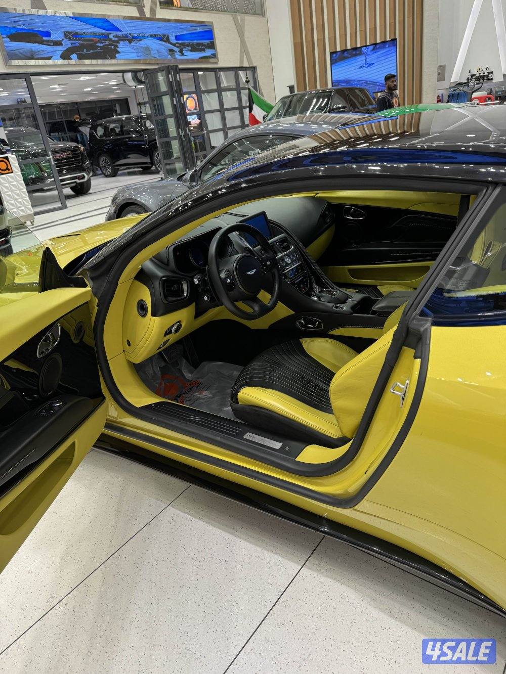 للبيع استون مارتن DP11 موديل 2017  ماشي 33 تحت الكفاله لغاية شهر 10/276