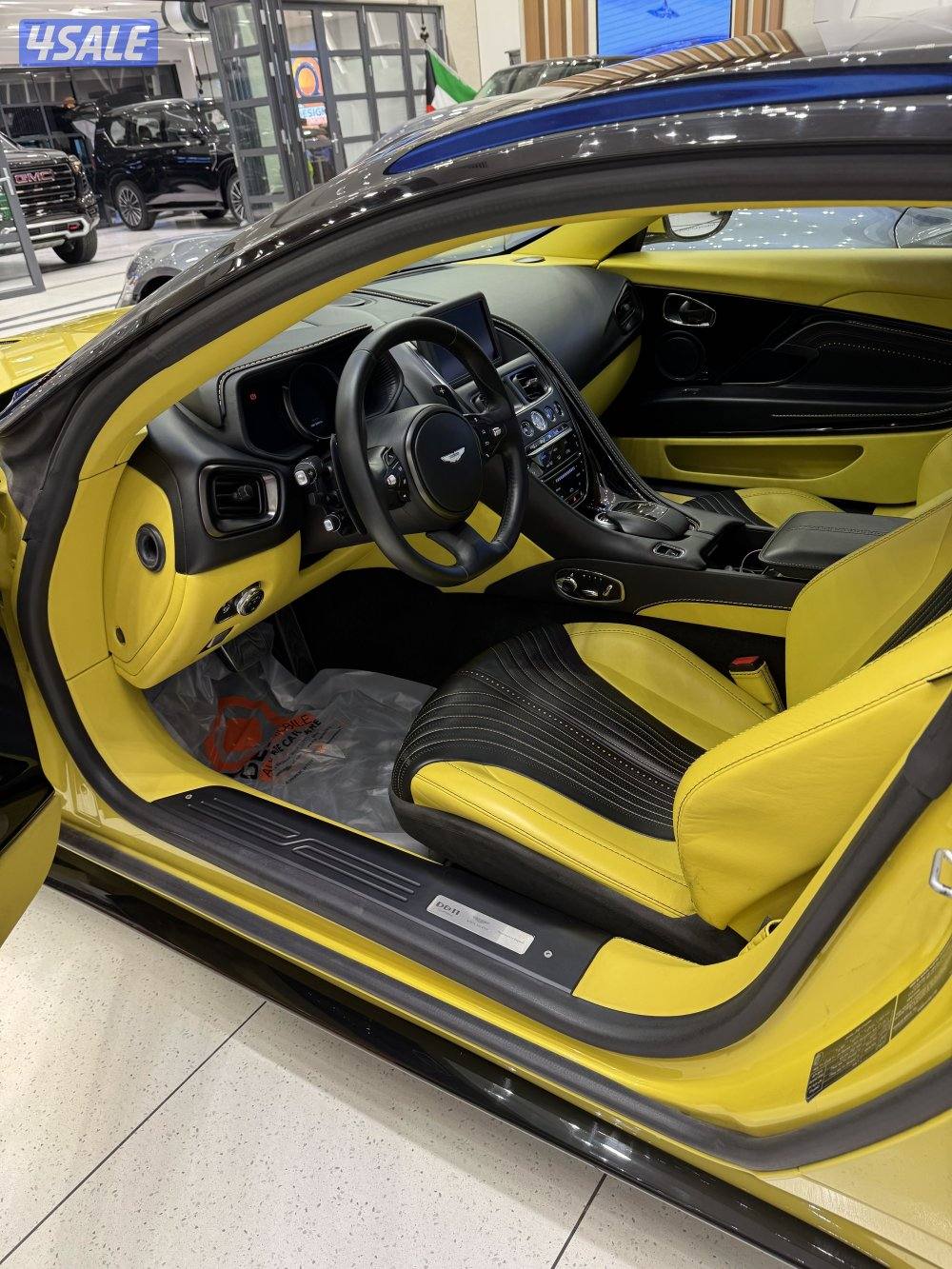 للبيع استون مارتن DP11 موديل 2017  ماشي 33 تحت الكفاله لغاية شهر 10/277