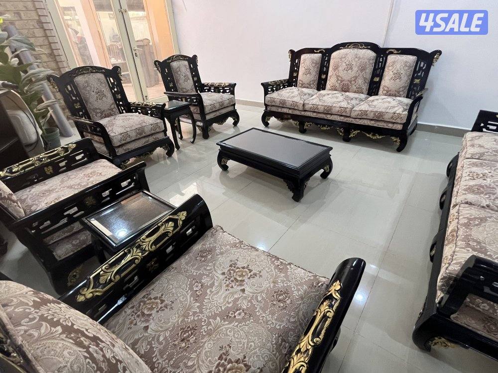 للبيع طقم شبه جديد مع طاولاته2