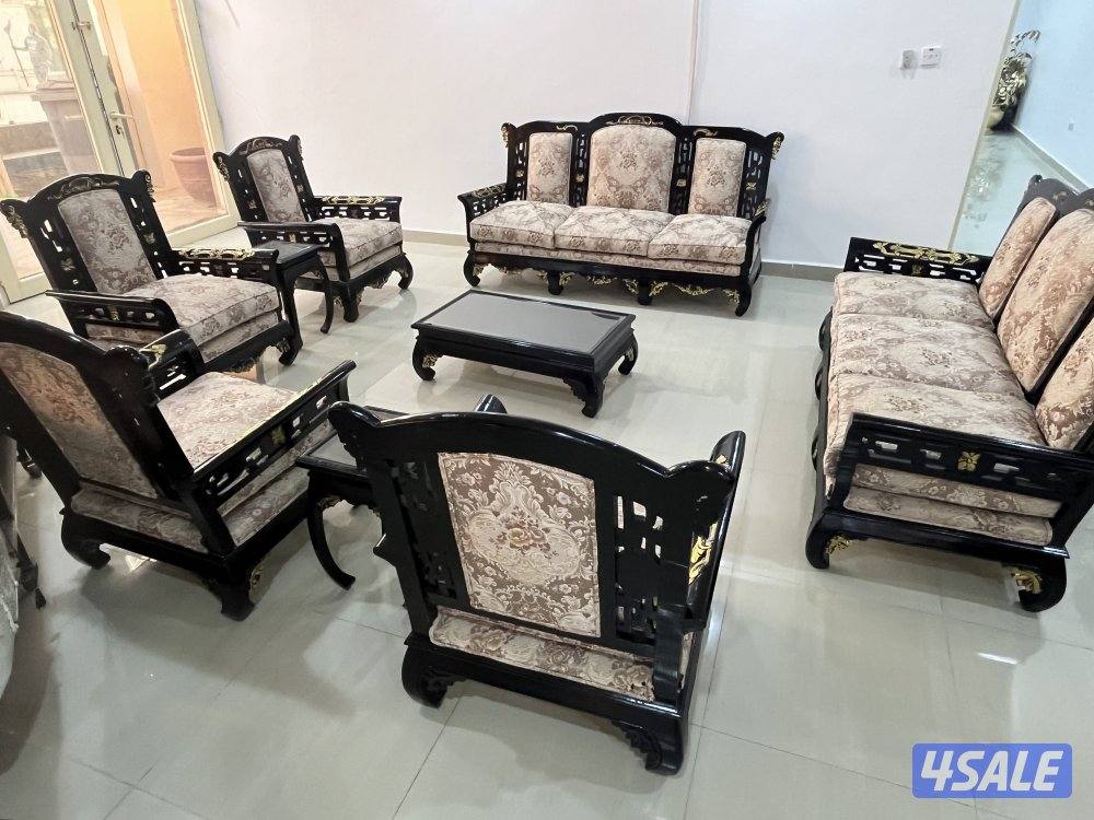 للبيع طقم شبه جديد مع طاولاته3