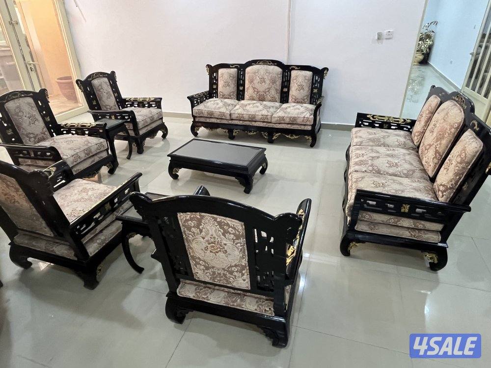 للبيع طقم شبه جديد مع طاولاته4