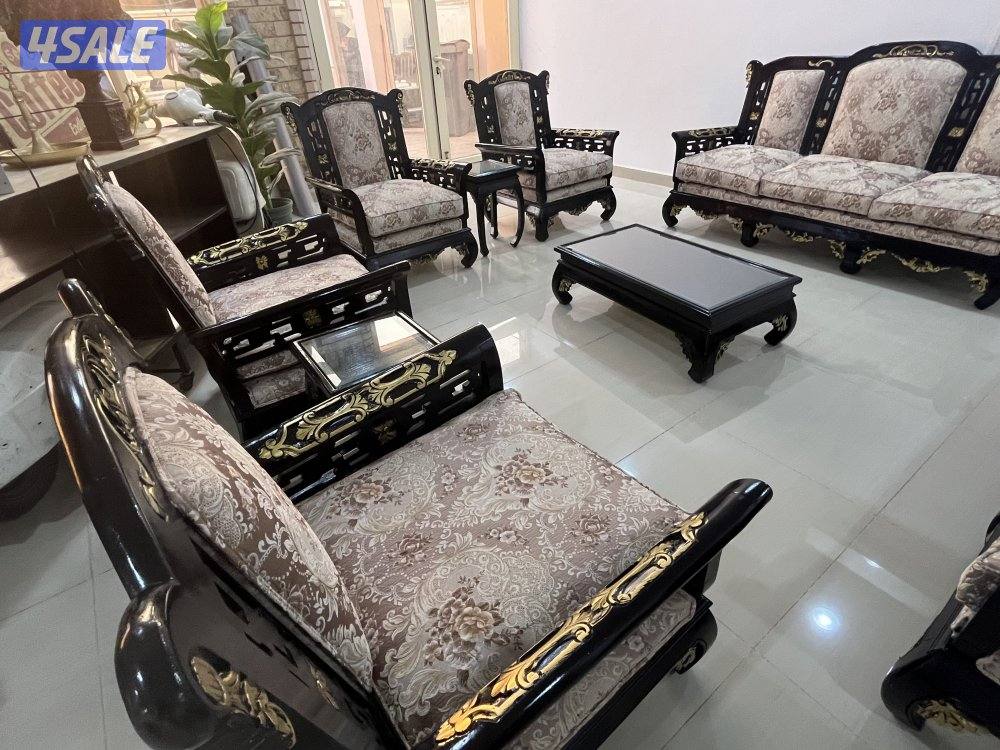 للبيع طقم شبه جديد مع طاولاته5