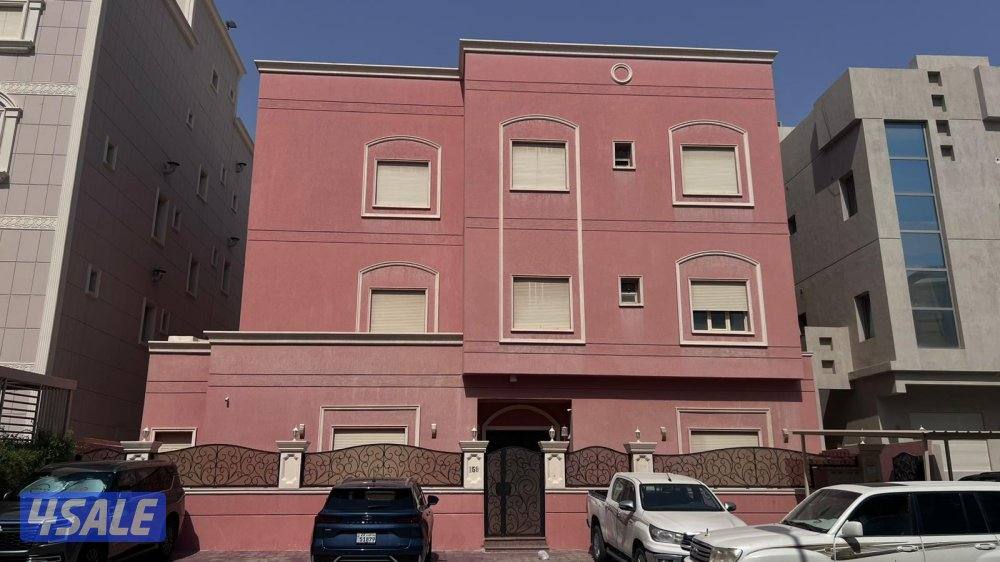 للبيع بيت بـ النسيم ٣ أدوار (500 م ) مؤجر بالكامل0