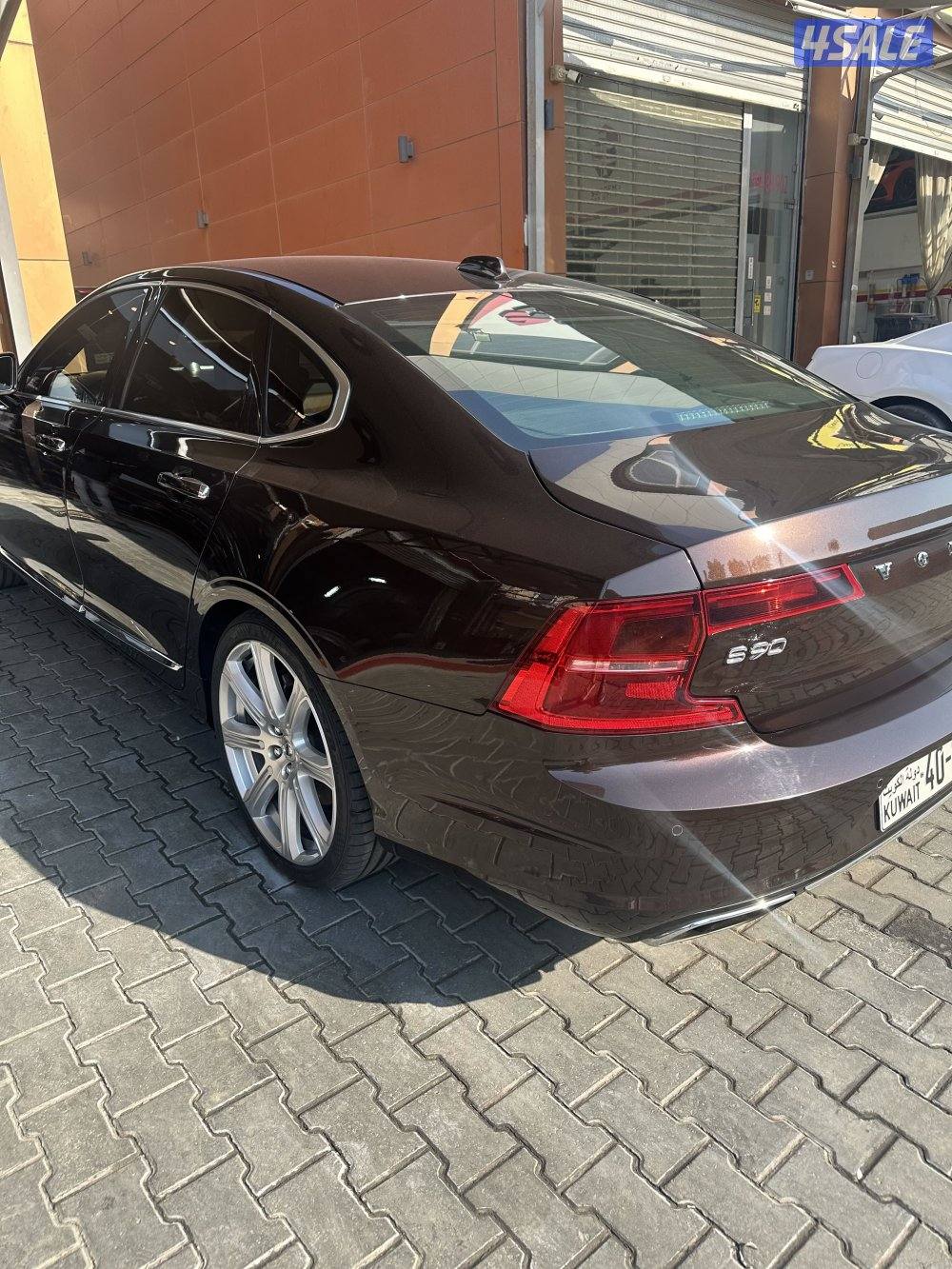 للبيع فولفو s90 موديل ٢٠١٧ ماشي ٥٨.٠٠٠ كم بحالة ممتازه3