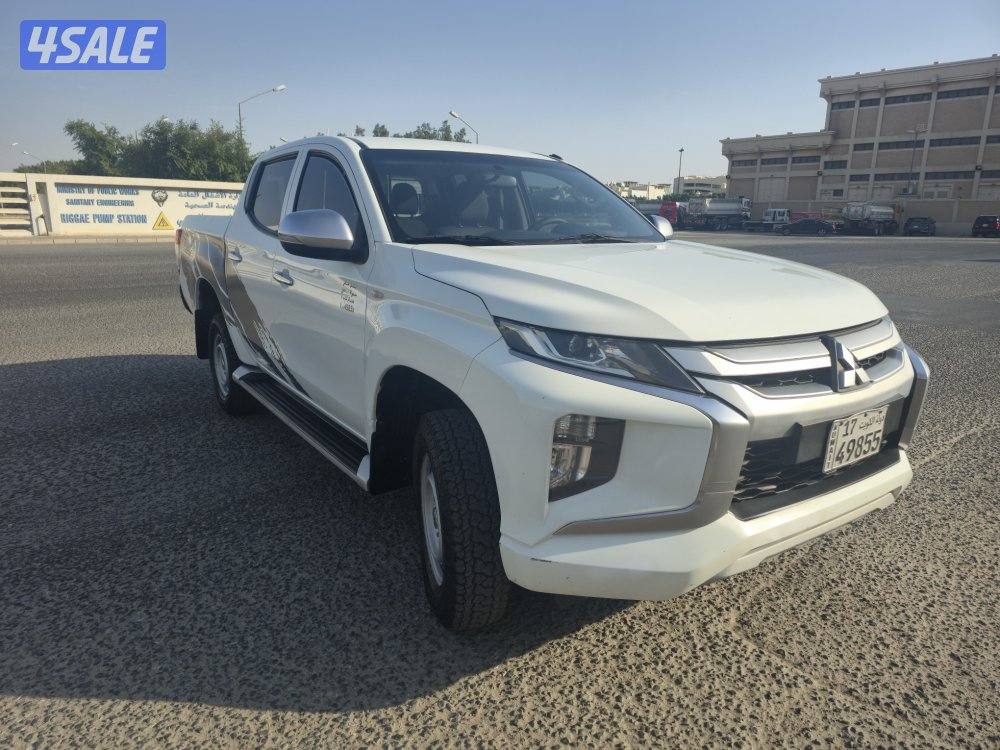 Mitsubishi L200 pick-up 2020 model double gear 4x4 ( 58,000 km )0
