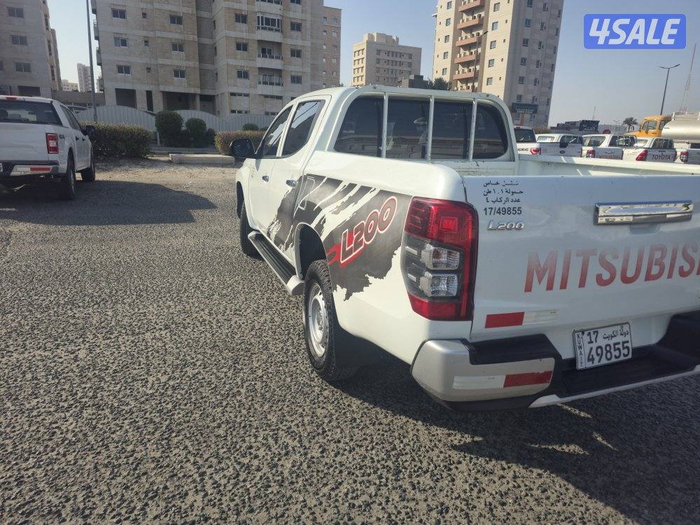 Mitsubishi L200 pick-up 2020 model double gear 4x4 ( 58,000 km )5