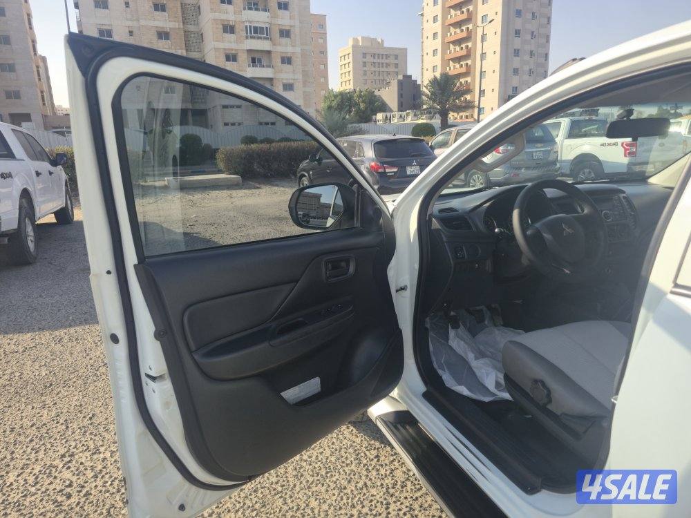 Mitsubishi L200 pick-up 2020 model double gear 4x4 ( 58,000 km )8