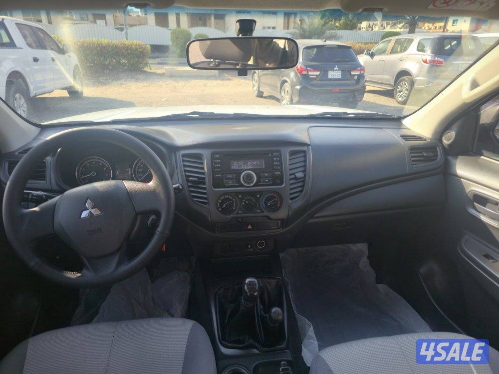 Mitsubishi L200 pick-up 2020 model double gear 4x4 ( 58,000 km )10