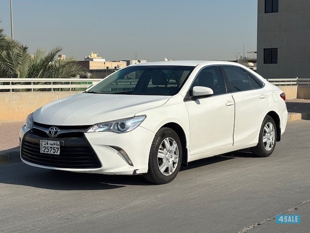 للبيع كامري 2016 عداد 187 الف كم0