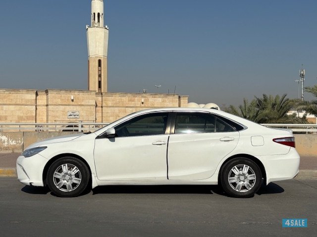 للبيع كامري 2016 عداد 187 الف كم3