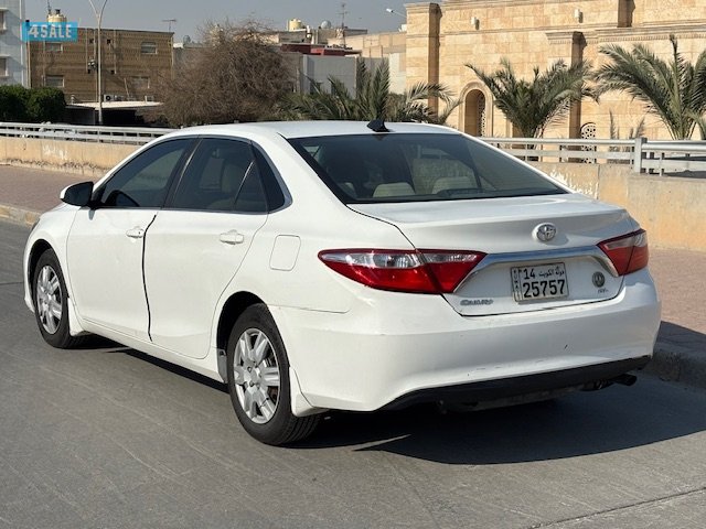 للبيع كامري 2016 عداد 187 الف كم4