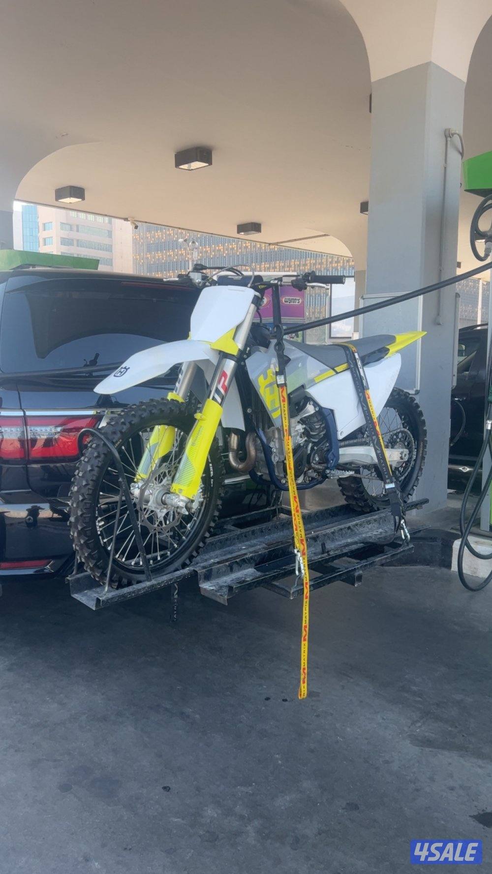 للبيع سيكل هسكفانا  موديل 2024  شرط   الفحص بالوكاله عليه سكان وكرون0