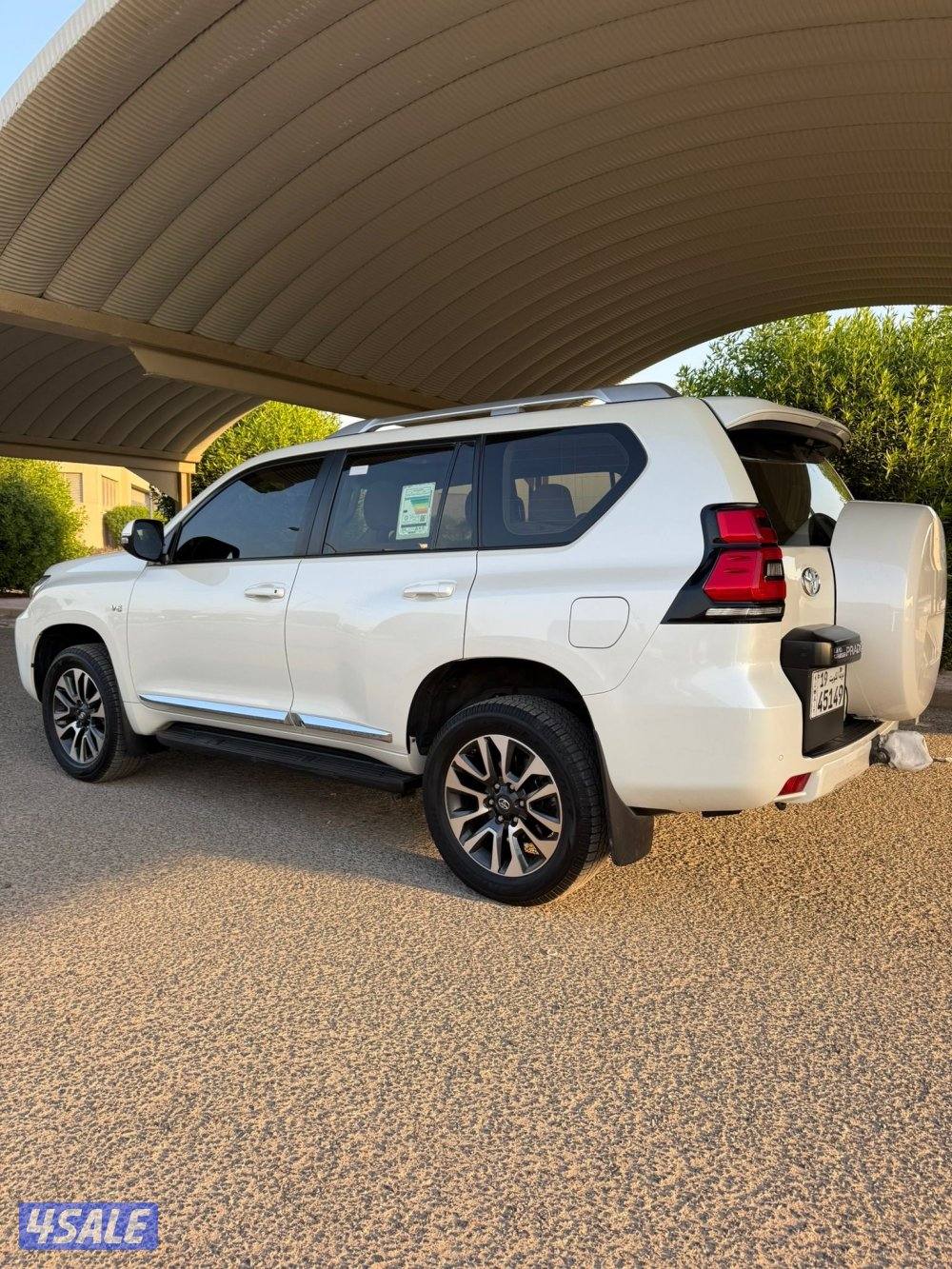 برادو TXL الساير 2022 بحاله الوكاله عداد 147 الف3