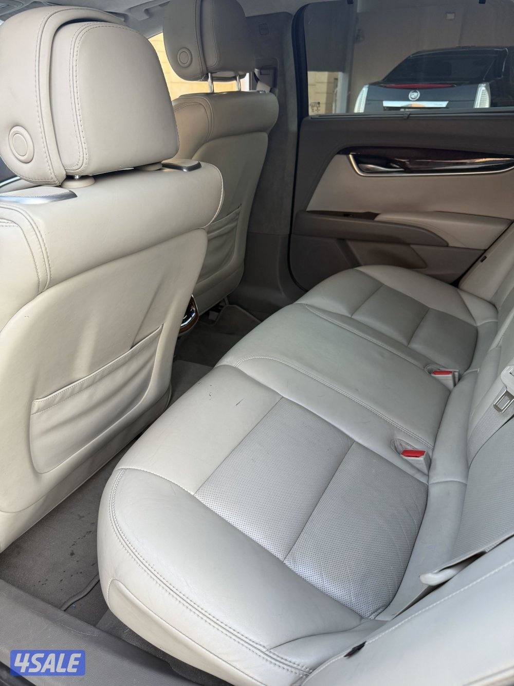 للبيع كاديلاك XTS44