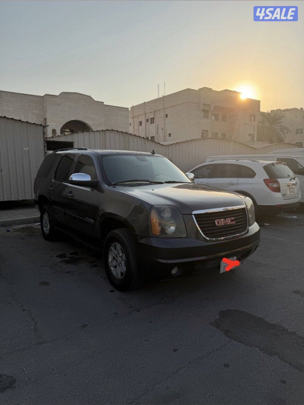 للبيع يوكن ٢٠١٠ دبل قير0