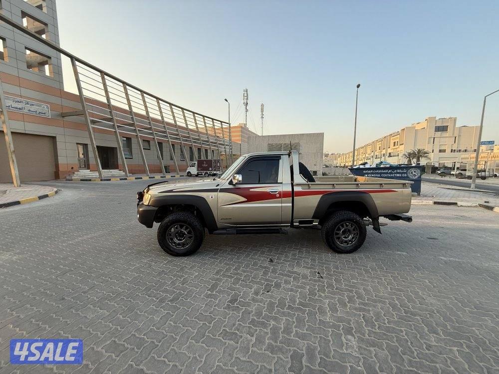 للبيع نيسان بيك اب تماتيك موديل  2013 ماشي 417,000 KM5