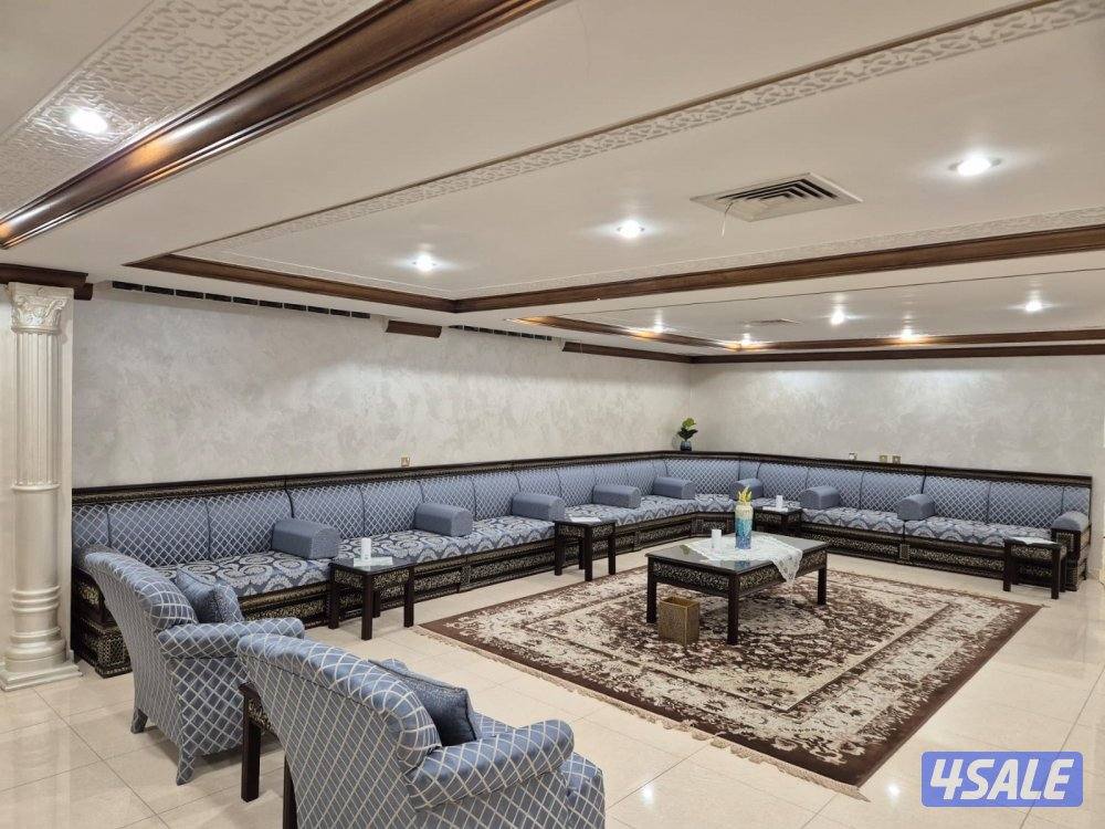 طقم ديوانيه مع طقم طاولاته كامل0