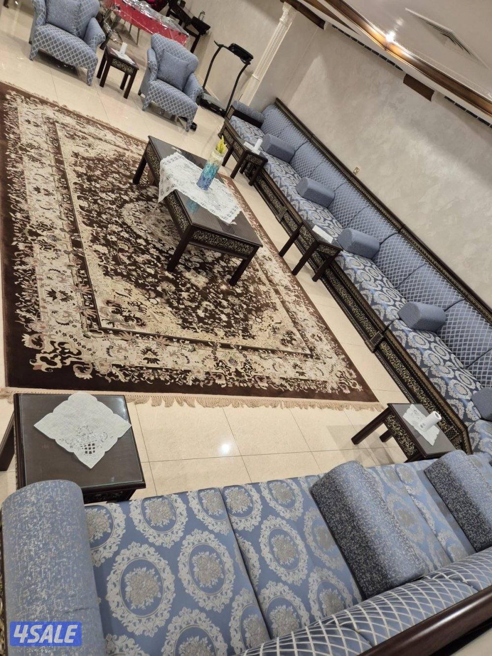 طقم ديوانيه مع طقم طاولاته كامل1