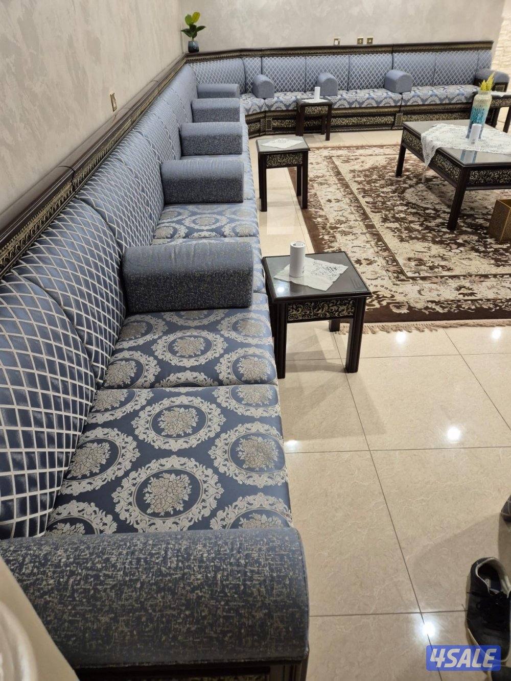 طقم ديوانيه مع طقم طاولاته كامل4