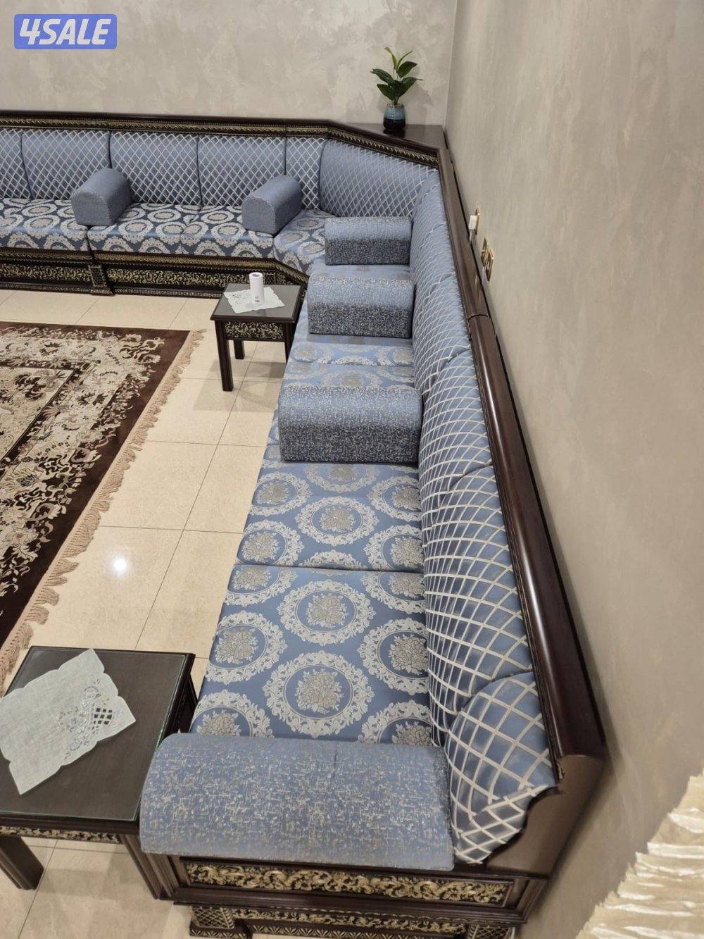 طقم ديوانيه مع طقم طاولاته كامل5