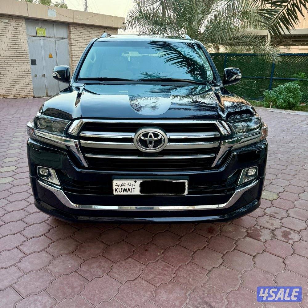 لاند كروزر تورنق v8 موديل 20205