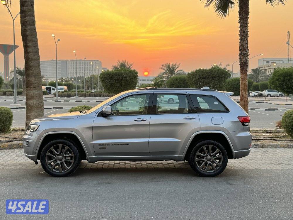 جراند شروكي V6 موديل 2016 كامل المواصفات صبغ الوكاله9