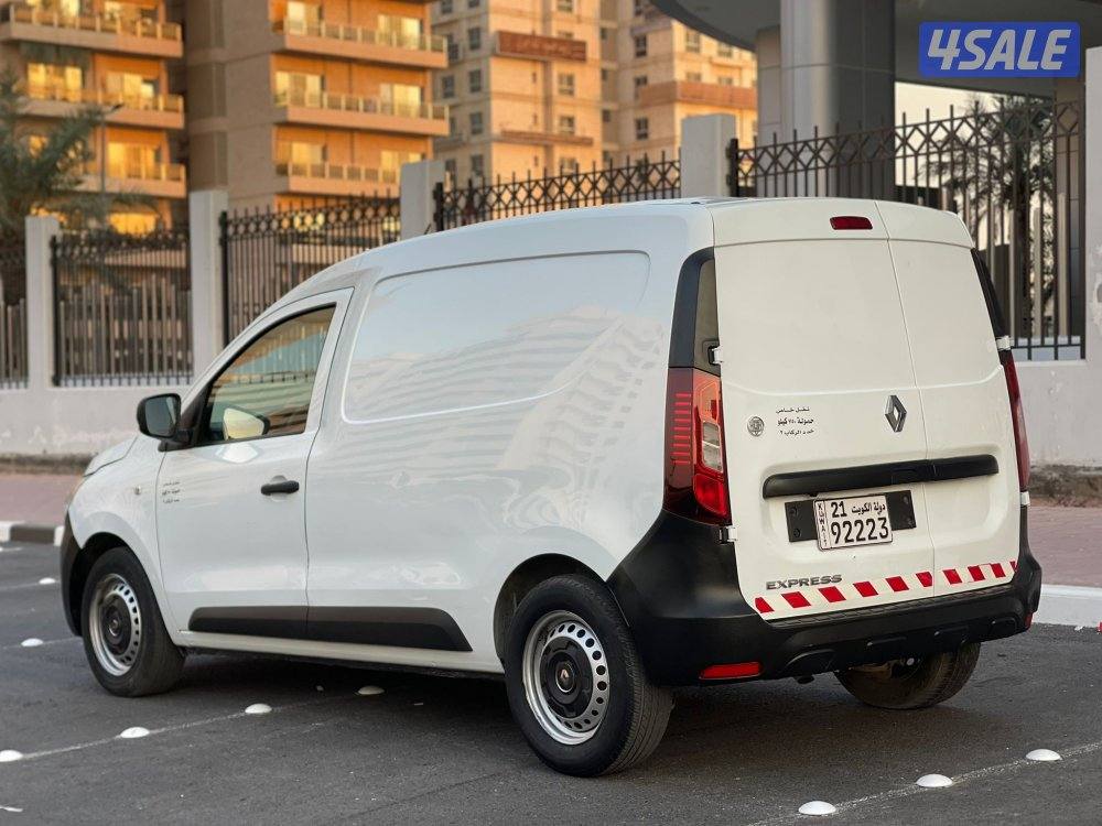 للبيع رينو مقفل4