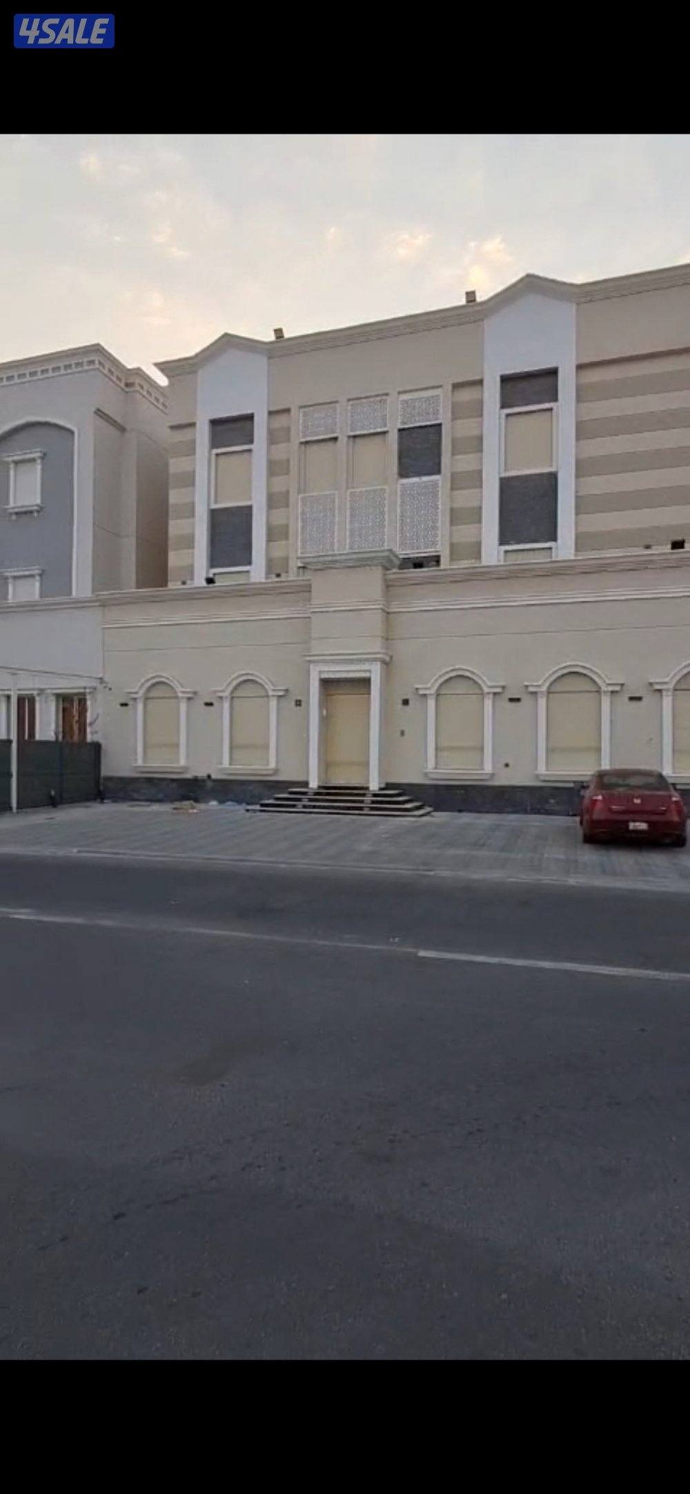 للايجار قسيمة كبيرة ثلاث ادوار موقع ممتاز بطن وضهر مقابل الفرع والمسجد0