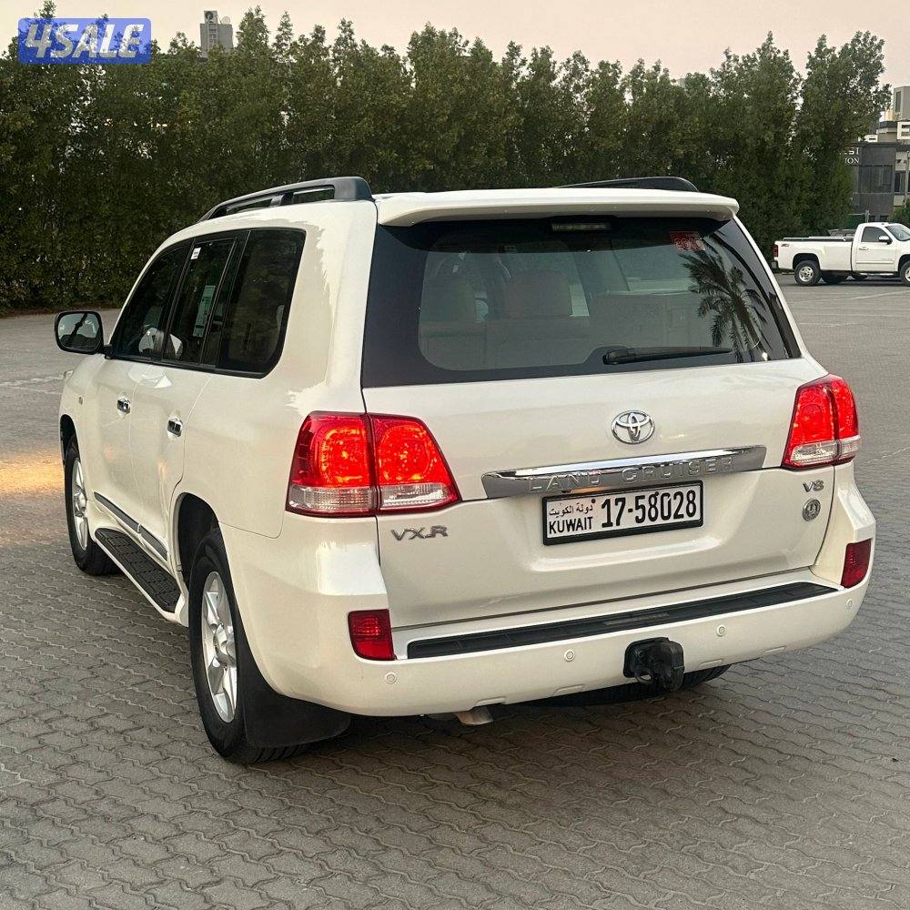 لانـدكـروزر السـايـر VXR0