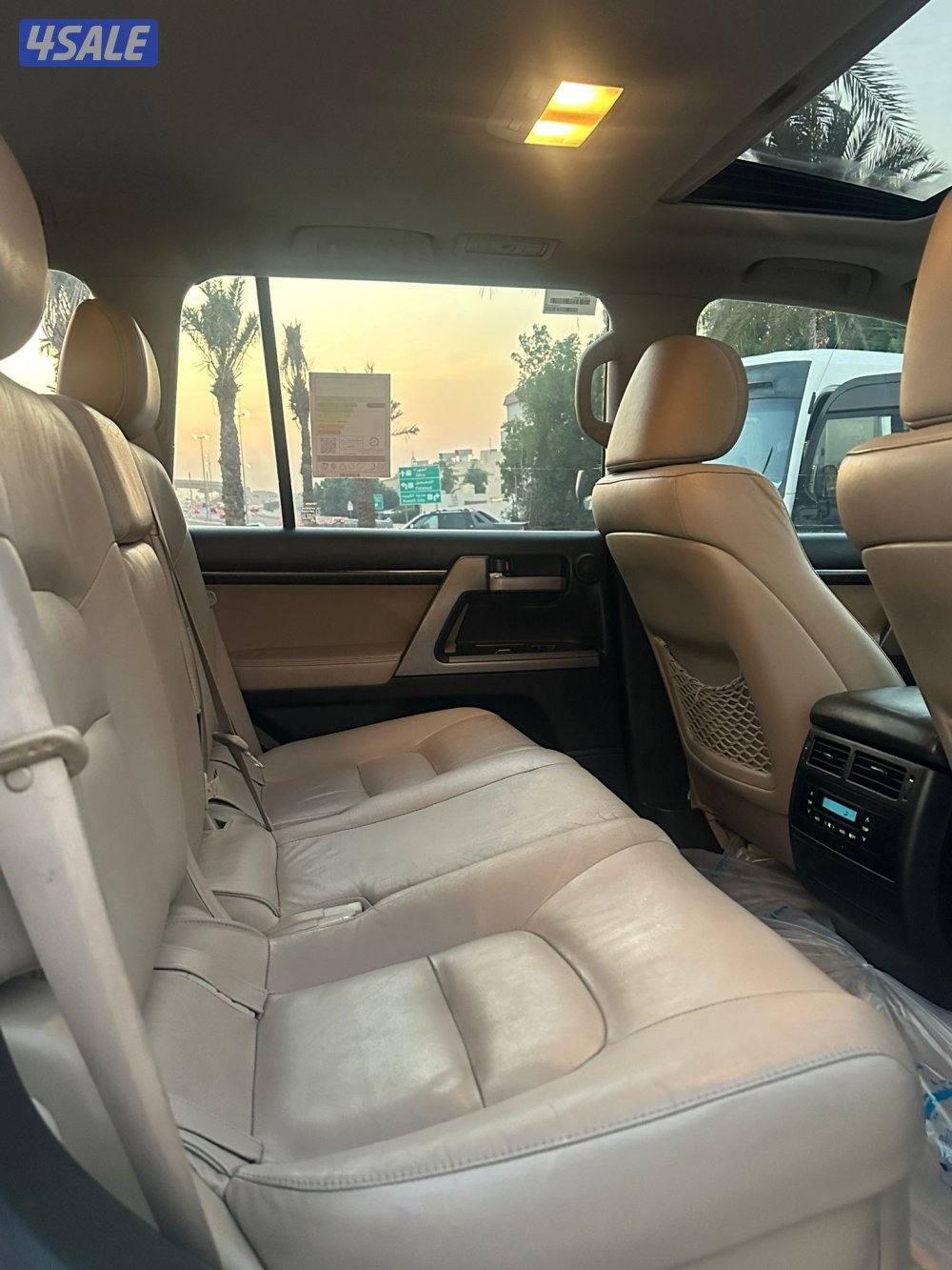 لانـدكـروزر السـايـر VXR10