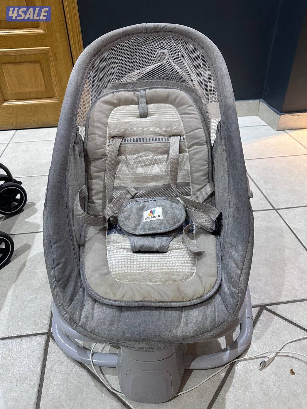 كرسي هزاز للاطفال بحالة ممتازه يشتغل usb1