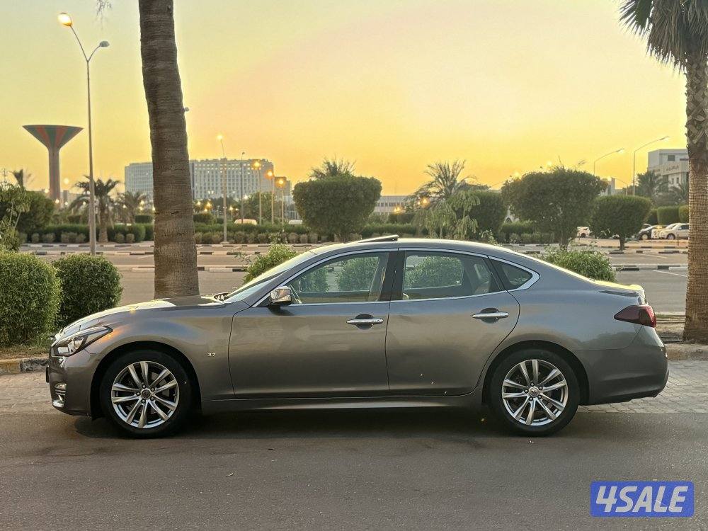 انفينيتي Q70 موديل 2016 صبغ الوكاله بحاله ممتازه7