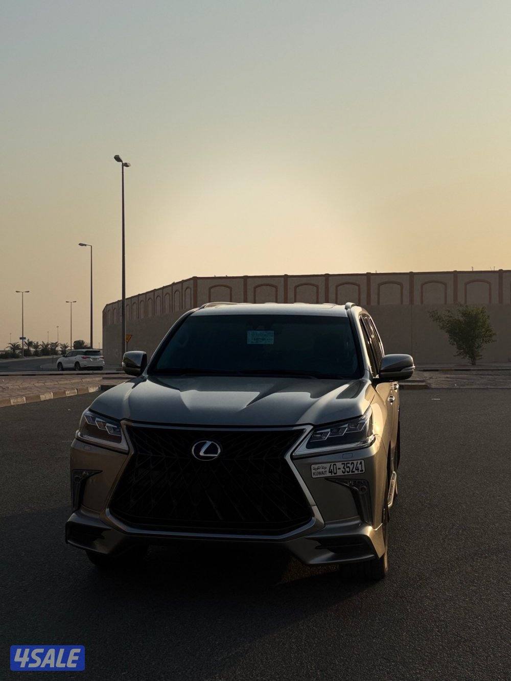 للبيع لكزس 2018/ Sport وارد الساير1