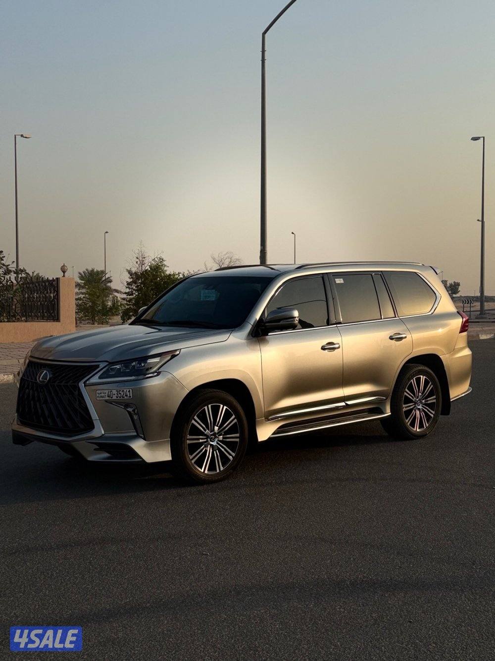 للبيع لكزس 2018/ Sport وارد الساير3