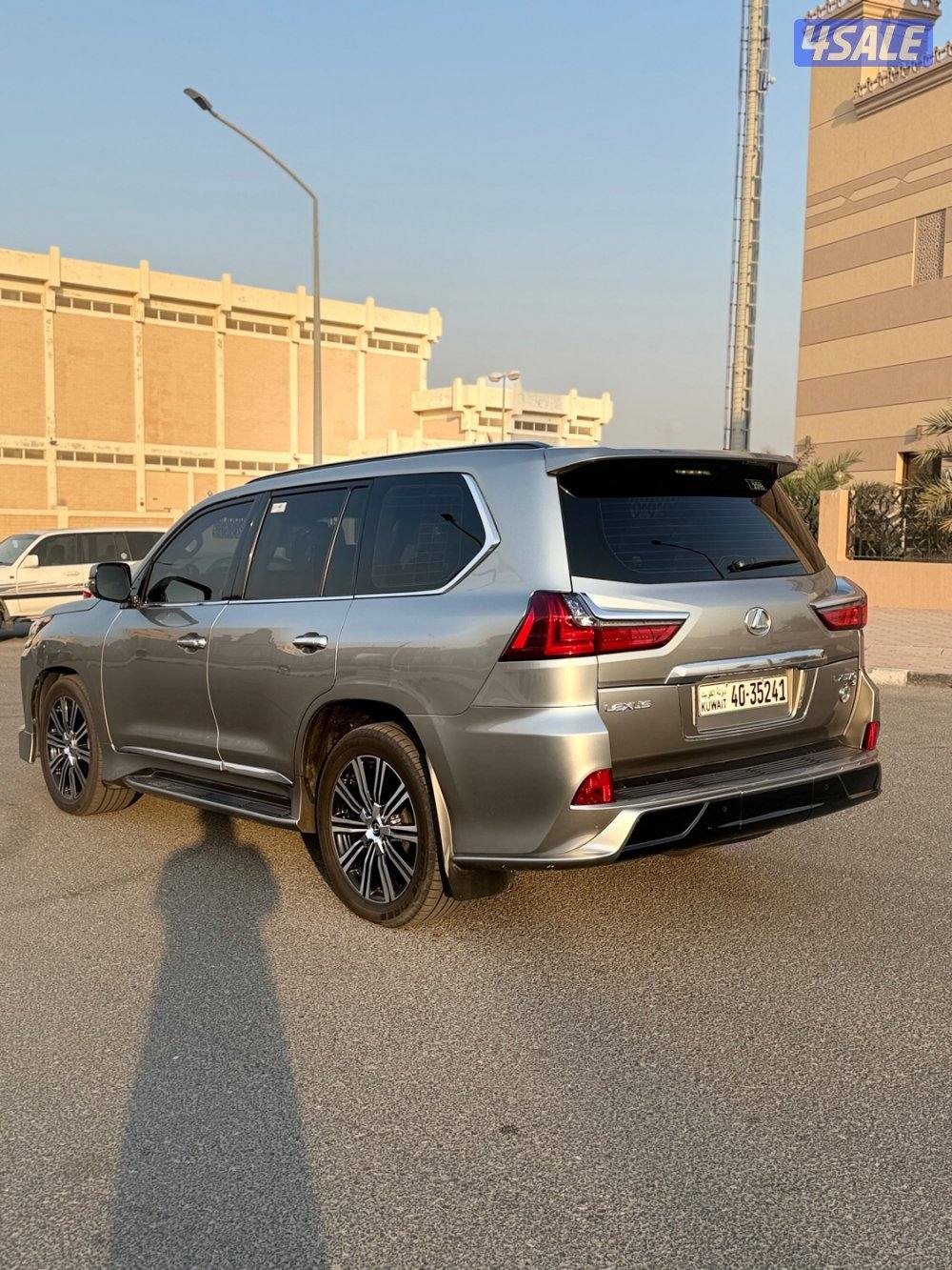 للبيع لكزس 2018/ Sport وارد الساير7